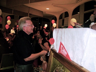 Raffle.Winners Tom Borowski (Balloon Man).jpg Raffle.Winners Tom Borowski (Balloon Man).jpg